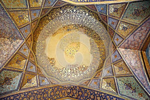 Ceiling of the palace Chehel Sotoun