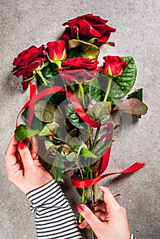 Bouquet of red roses