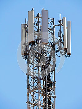 Cell phone tower antennas