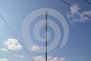 Cellular repeater, mast for broadcasting wireless communication and the Internet