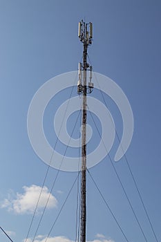 Cellular repeater, mast for broadcasting wireless communication and the Internet