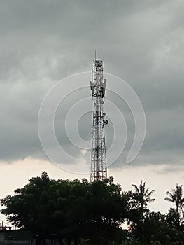 cellule transmitter with a height of 50 meterbaguds photo
