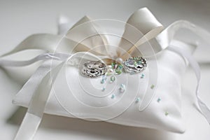 Celtic wedding rings