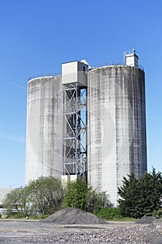 Cement mixing silo concrete tower in Glasgow