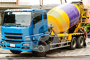 Cement truck