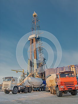 Cementing works while drilling an oil and gas well