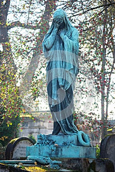 cemetery of PÃ¨re Lachaise photo