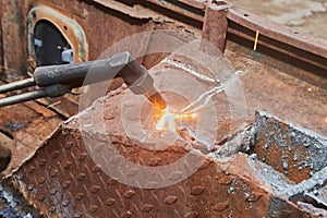 Center Frame of Car Body Part Removal by Oxygen Acetylene Cutting Torch