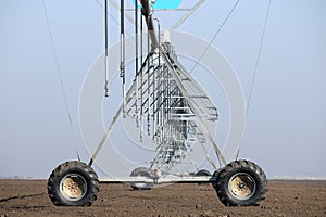 Center pivot sprinkler system