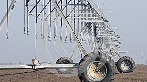 Center pivot sprinkler system