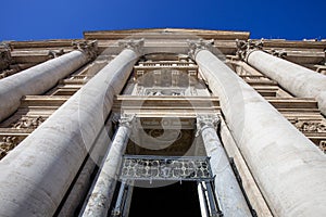 The central balcony above the entrance