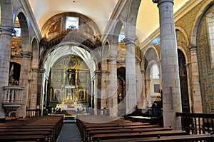 The central nave and the church altar - Church of Our Lady