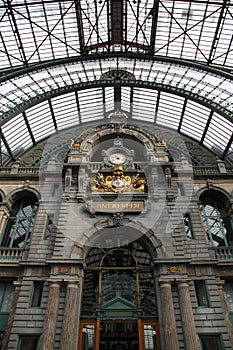 Central Station at Antwerp, Station interior