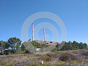 Central termoelÃ©trica Praia de SÃ£o Torpes Sines Portugal. Duas Torres