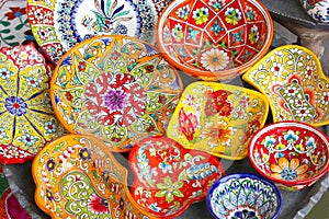 Ceramic bowls dinner set colorful print, store Jerusalem, Israel