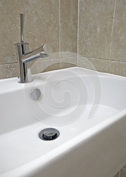 Ceramic hand wash basin