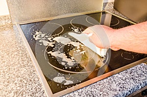 Ceramic hob, induction hob cleaning.