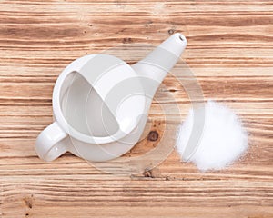 Ceramic neti pot and saline