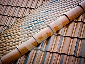 Ceramic roofing tiles