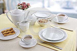 Ceramic tableware