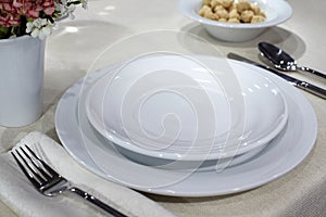 Ceramic tableware