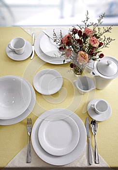 Ceramic tableware