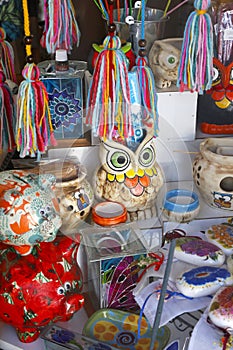 Ceramic and wool crafts. Owls, piggy banks, incense holder, decorative pendants. Products made by hand. Souvenirs. Cordoba Argenti