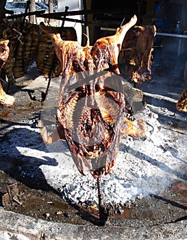 Cerdo al asador en San Antonio de Areco, Argentina