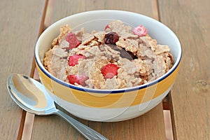 Cereals with dry fruits