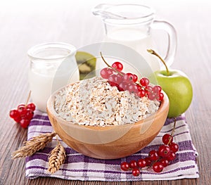 Cereals with fruit and milk