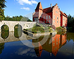 Cervena Lhota castle photo