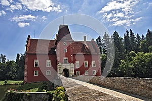 Cervena Lhota castle