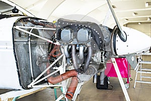 Cessna 152 Engine