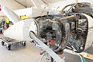 Cessna 152 Engine