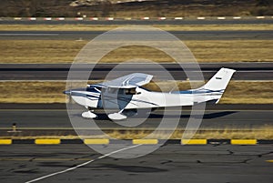 Cessna 182 Skylane - Touch 'n Go