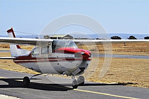 Cessna 210 - Closer 02