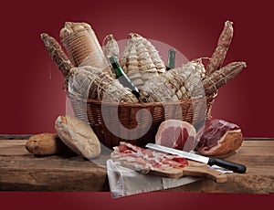 Cesto di salumi