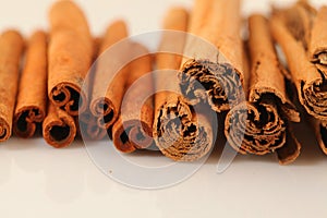 Ceylon cinnamon and cassia bark .external differences