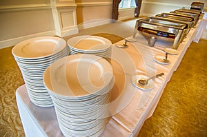 Chafing Dish glass plates at buffet