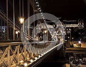 Chain Bridge Szechenyi at night, Bridge over the Danube River in Budapest.
