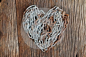Chain heart shape