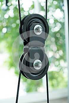 Chain hoist pulley