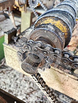 Chain sproket free roll conveyr