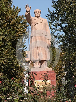 Chairman Mao in many universities in China