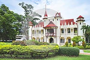 Chaleemongkolasana Residence and Jarlet dog statue