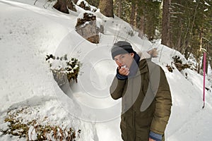 Challenging behavior of an autistic teenager - eating of snow