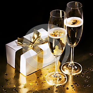 Champagne flutes with gift