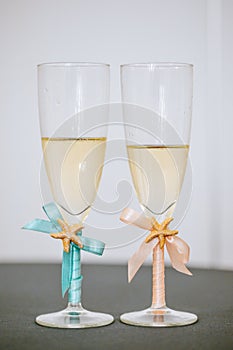 Champagne glasses for groom and bride, couples pair design, starfish and ribbon