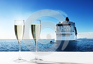 Champaign and cruise ship