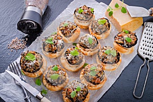 Champignons with puff pastry